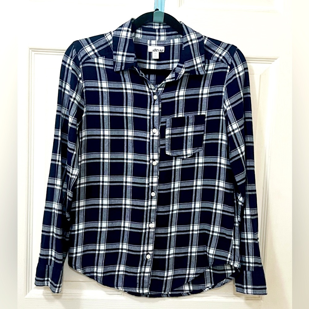 Abound Women's Button Up Plaid Classic Fit Shirt Size X-Small 100% Cotton